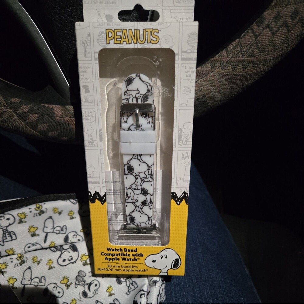 PEANUTS WATCH BAND FOR APPLE WATCH:NIB FITS 38/40/41mm APPLE WATCH WHITE/BLACK